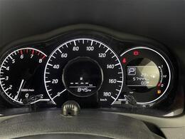 【メーター】メーターまわりも鮮やかに照らし出され、視認性・デザイン性・安全性ともにバッチリですね♪