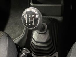 【フロア5速MT】走りの6速MT！！スポーティーな走行をお楽しみいただけます♪