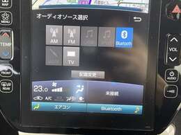 【Bluetooth】ナビゲーションと携帯電話/スマートフォンをBluetooth接続することができます。接続するとハンズフリーで使用することができるので、とても便利です！