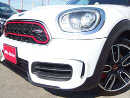 ヘッドライトもクリアでキレイですよ♪