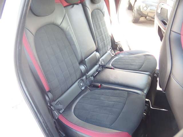 セカンドシートです♪シートのコンディションも良いです♪