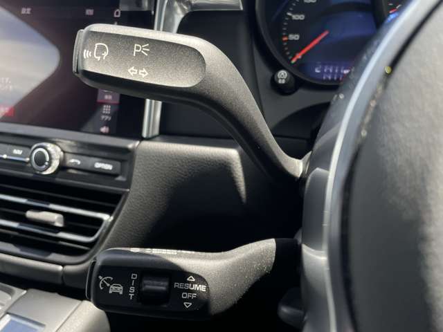 【運転席操作部】『運転席周辺の装備』の画像になります。快適なドライブを楽しむための機能が装備されています！運転席から触れるので使いやすいです！