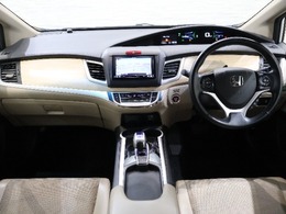 操作性に優れた運転席となります！小物入れや各ボタンの配置にこだわり、使いやすいです！座り心地もよく視認性も良好なのでロングドライブもお任せ下さい！