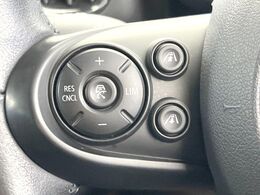 ●アクティブクルーズコントロール：前の車との車間距離を一定にとりつつ、一定速度で自動走行してくれる次世代のクルーズコントロール！主に高速道路や自動車専用道路で使用する便利な機能です！