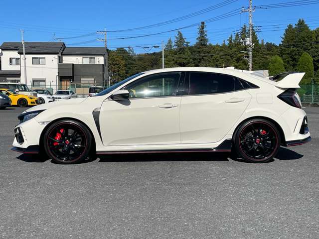 【コンディションチェック】スポーツカー選びをするうえでもっとも大事にしたいコンディションチェック。GTガレージでは併設工場にて全車事前コンディションチェックを実施。診断結果をもとにご案内いたします。