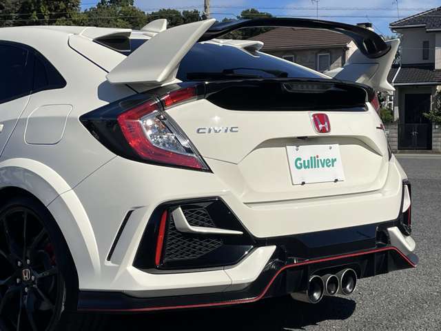 【GTパーツ】マフラー・車高調・AW・エアロなどなど・・・　GTスポーツカーならではの各種パーツ取付もスタッフにご相談ください。