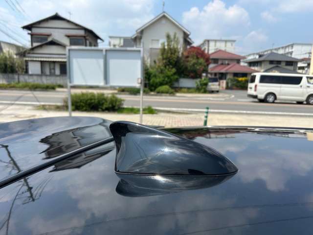 シャークアンテナに変更されています。純正のものトランクに保管してあります。