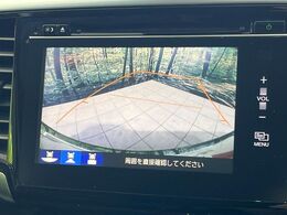 【バックカメラ】駐車時に後方がリアルタイム映像で確認できます。大型商業施設や立体駐車場での駐車時や、夜間のバック時に大活躍！運転スキルに関わらず、今や必須となった装備のひとつです！