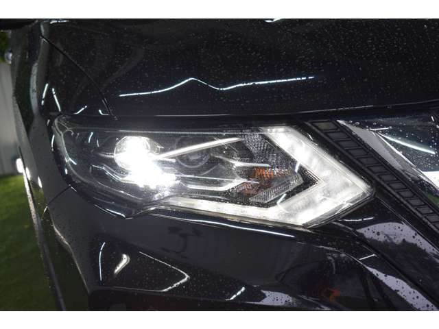 メーカー保証又は1年間走行距離無制限の保証付きで納車しています♪万が一の場合はお近くのディーラーにて対応でき、安心を提供しています♪さらにはカーズタウンアウトレット保証にて最長3年までカーバー♪