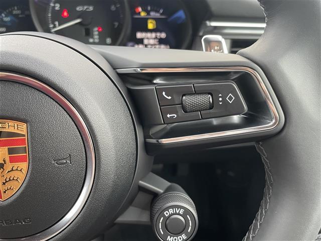 【運転席操作部】『運転席周辺の装備』の画像になります。快適なドライブを楽しむための機能が装備されています！運転席から触れるので使いやすいです！