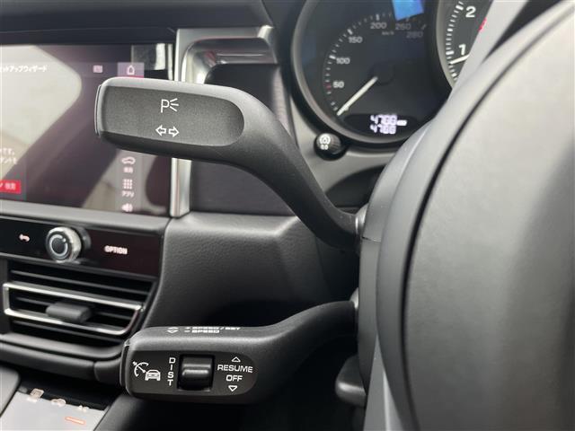 【運転席操作部】『運転席周辺の装備』の画像になります。快適なドライブを楽しむための機能が装備されています！運転席から触れるので使いやすいです！