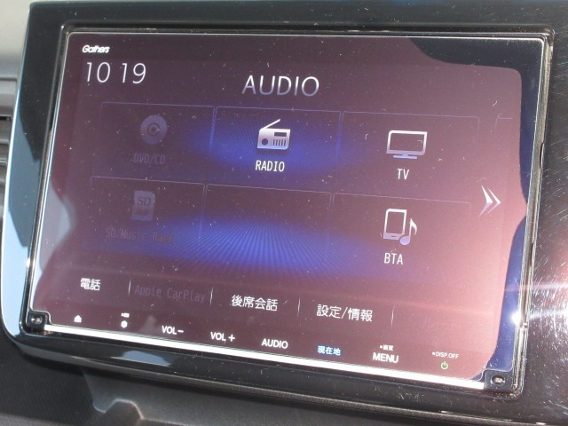 ナビゲーションはギャザズ9インチメモリーナビ（VXM-217VFNi）を装着しております。AM、FM、CD、DVD再生、Bluetooth、音楽録音再生、フルセグTVがご使用いただけます。