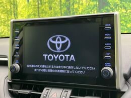 【9インチ　ディスプレイオーディオ】大画面ディスプレイへお持ちのスマートフォンと連携して、ナビやbluetoothでの音楽再生が可能です♪デザインはもちろん操作性も良好！別途ナビ機能の取付可能です♪