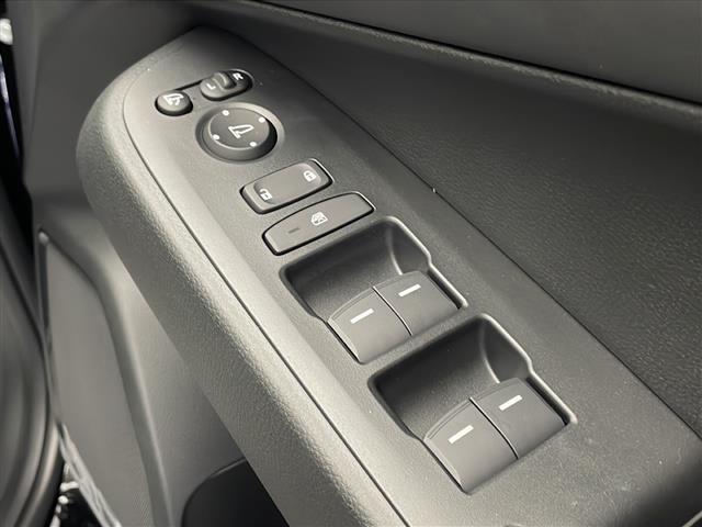 気になる車はお電話やメールで当店にお問い合わせください。なお、お電話での在庫の取り置きはできません。ご来場の際は、商談が重なる事が増えていますので事前に在庫有無をご確認くださいませ。