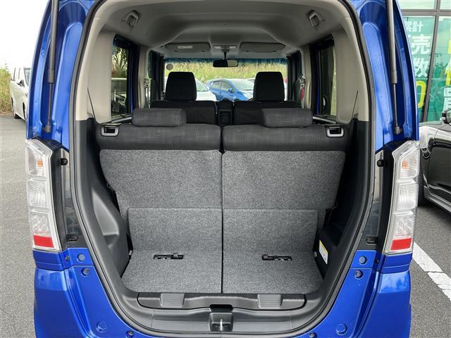 【トランク】積み込みやすくて、たっぷり積める荷室です。シートアレンジできるものは、乗車人数と荷物の量や大きさによってシートを動かすことができるので、より快適なドライブが可能です！