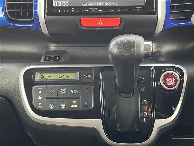 【シフトレバー】シフトも操作しやすく快適なドライブを楽しんでいただけます！