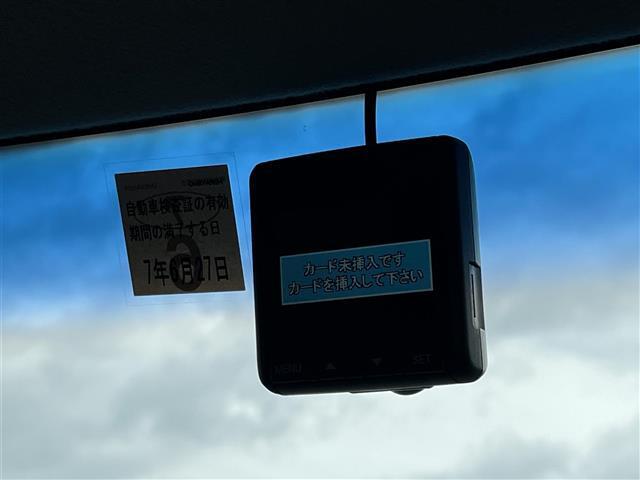 【後部座席操作部】後部座席を快適に過ごしていただくための便利な装備が付いています！