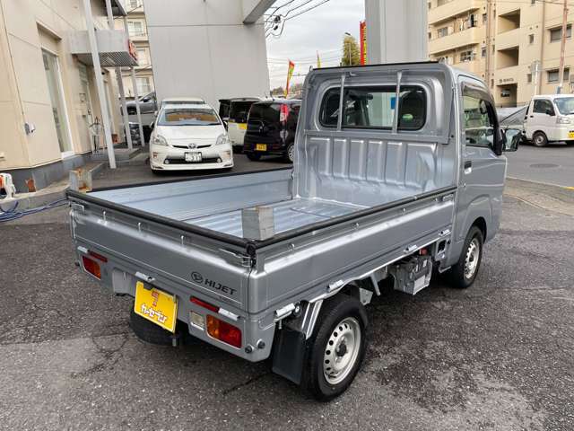 当店へのアクセス・お車でお越しの場合→東名高速道路の東名川崎インターより登戸・多摩方面に進み約7キロほど進みますと突き当りますので左折して頂き150mほど進んだ右側に店舗がございます。※そのまま右折可