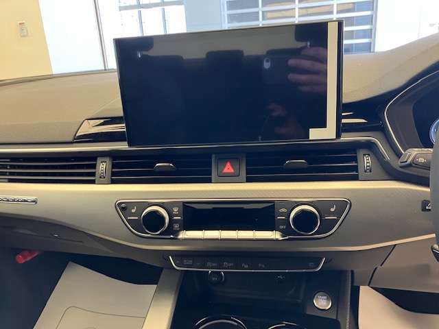 高度な訓練・教育を受けたAudi専門のテクニシャンが100項目にも及ぶ精密な点検を実施。Audi正規ディーラーが高品質をお約束。