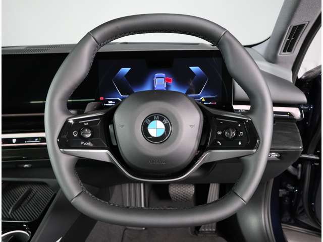 BMW認定中古車は360°チェックリストに従い徹底的にチェック。エンジンやトランスミッション、電気系統やコンピュータ・システムなどを詳細に点検。交換基準に達した部品は整備した後にご納車いたします。