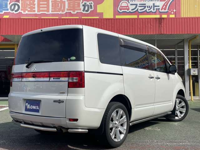 当店はお客様との会話を通じて、ライフスタイルに合ったクルマ購入の実現に尽力します。