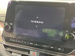 【メーカー純正9型ナビ】インテリアに溶け込むスタイリッシュな「専用設計」メーカーナビを装備♪視認性や操作性など基本性能にも優れ、より上質なカーライフをお楽しみいただけます。