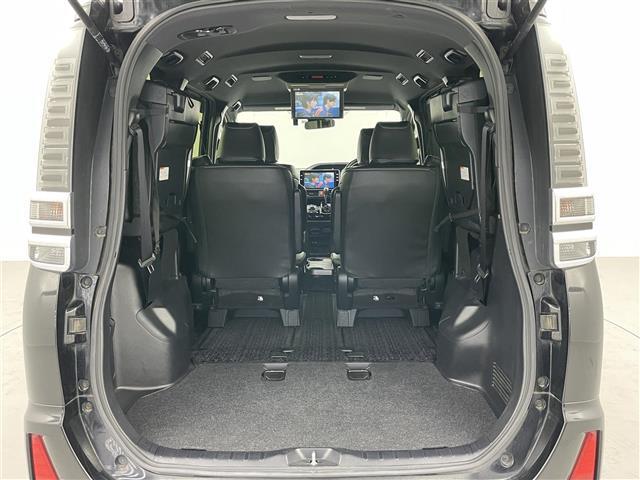 【シートアレンジ】乗せる人数、荷物によってシートをアレンジすれば、ダンボールなどの大きい荷物や、釣り具などの長尺物も載せられそうですね！