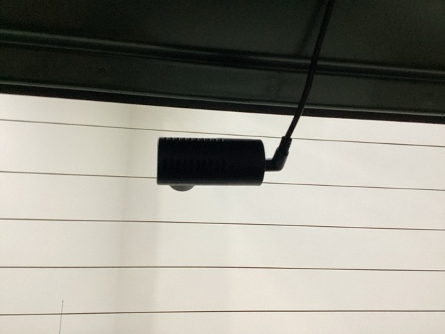 後方にもドライブレコーダーのカメラ（社外品）が付いています。前後両方でお車の周りを監視・記録いたします。