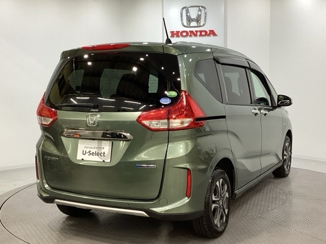 【Honda認定中古車 U-Select】　は3つの安心をお約束します。　1　Hondaのプロが整備した安心。 2　第三者機関がチェックした安心。　3　購入後もHondaが保証する安心。