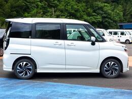 直線的なデザインでスッキリとした印象。広々とした室内空間が感じられます。