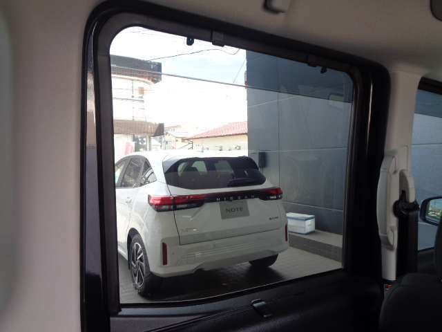 新車店舗とも併設しております。見積もりの比較検討が簡単です。