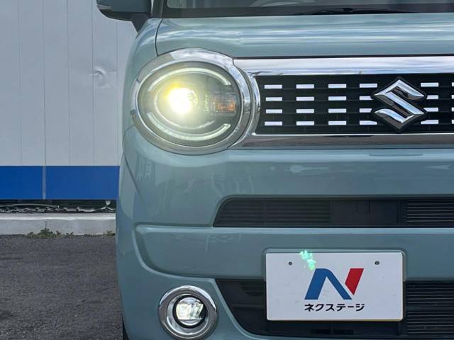 【LEDヘッドライト】悪天候や夜間走行時も良好な視界を確保し安心して運転できる高輝度LEDヘッドライトを装備！点灯速度が早く、消費電力も抑えられています。