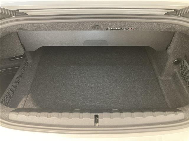 【トランク】『トランク周辺』の画像になります。写真の内容に関してご不明点、ご質問等がございましたらお気軽にガリバー店舗までお問い合わせください。