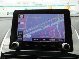 8インチのスマホ連携ナビです。ディスプレイの解像度はWVGAで、見やすく操作しやすいですよ