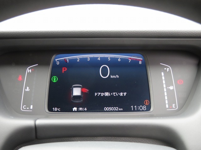 メーターも見易いレイアウトなので安心ドライブをサポートします☆