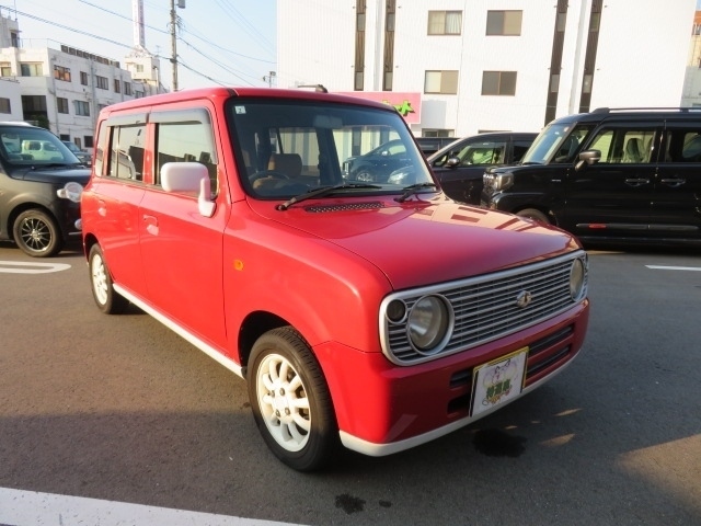 傷ついちゃったクルマの鈑金や塗装もできるにゃん☆セベラルオートはなんでもできるにゃん！