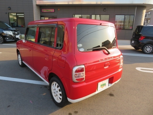 テールランプも各メーカーがそれぞれに凝ったデザインをしてるにゃん！