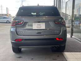 視認性の高いテールランプになっております。