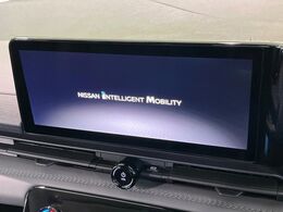 【メーカー12.3インチナビ】人気の純正ナビを装備。オーディオ機能も充実しており、Bluetooth接続すればお持ちのスマホやMP3プレイヤーの音楽を再生可能！毎日の運転がさらに楽しくなります！！