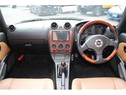 インパネ周りの使用感も少なく、状態の良いお車です！ご不明点やご来店のお際は是非お電話でご連絡下さい！