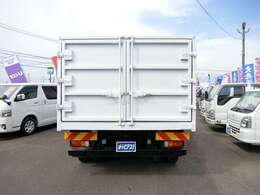 荷台後方観音開き