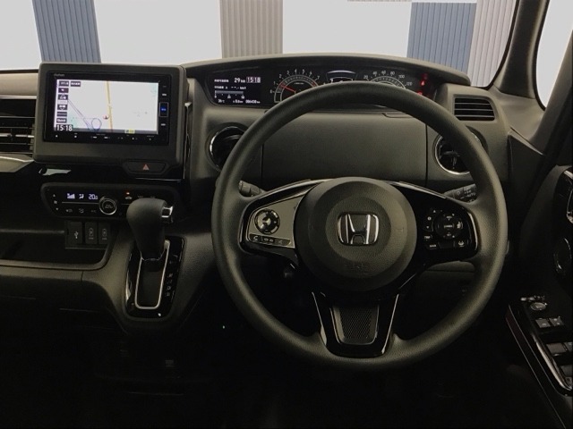 運転しやすいインパネ周りです！見やすいレイアウトで快適なドライブをサポートします！
