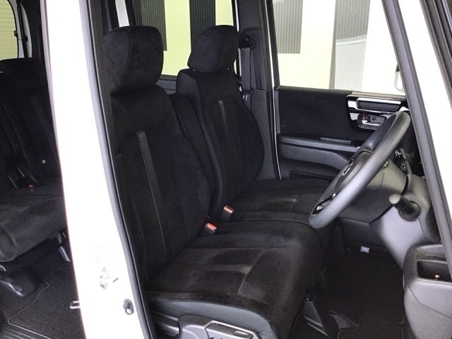 車内は徹底的にクリーニングされているので、快適にお乗りいただけます。