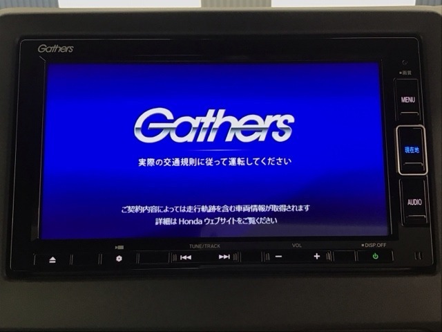 純正メモリーインターナビ付きです！CD・DVD再生、ミュージックサーバー、フルセグTV視聴、Bluetooth・ミュージックプレーヤー接続可能です！