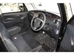 毎回座るフロントシート。目立つキズや汚れもなく、きれいな状態です♪気持ちよく乗っていただけると思います。