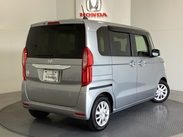 【Honda認定中古車 U-Select】　は3つの安心をお約束します。　1　Hondaのプロが整備した安心。 2　第三者機関がチェックした安心。　3　購入後もHondaが保証する安心。