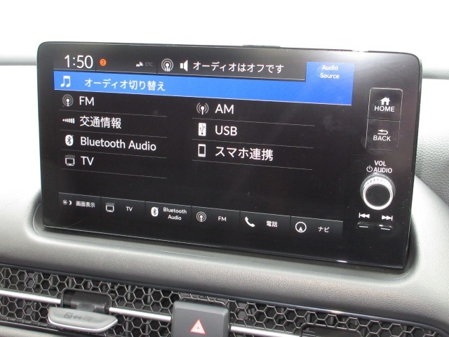 ナビゲーションはホンダコネクトディスプレイが装着されております。AM、FM、フルセグTV、Bluetoothがご使用いただけます。初めて訪れた場所でも道に迷わず安心ですね！