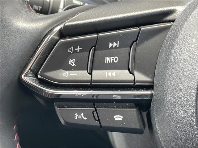 気になる車はすぐにお問い合わせください！右のカーセンサー専用無料ダイヤルから、専門スタッフがお車のご質問にお答えいたします！