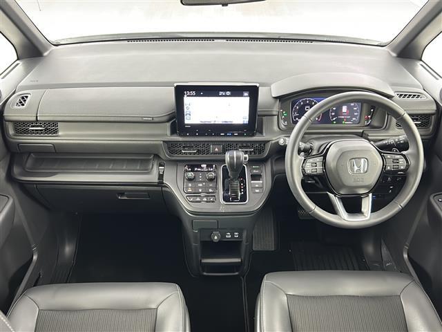 【インパネ全体】全方位で視界が広く、高い目線で運転もしやすいです！