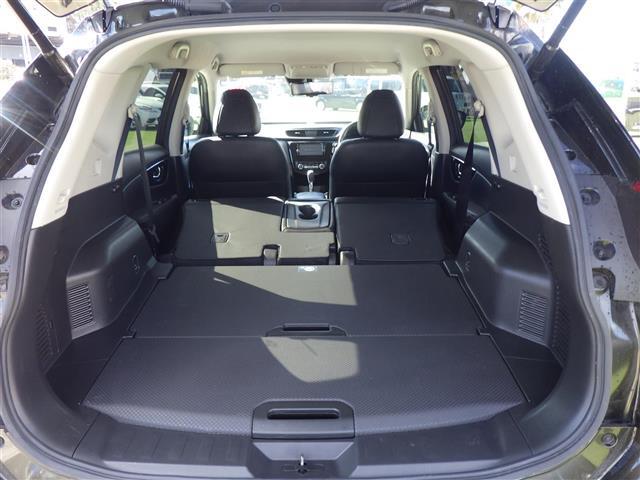 【シートアレンジ】乗せる人数、荷物によってシートをアレンジすれば、ダンボールなどの大きい荷物や、釣り具などの長尺物も載せられそうですね！